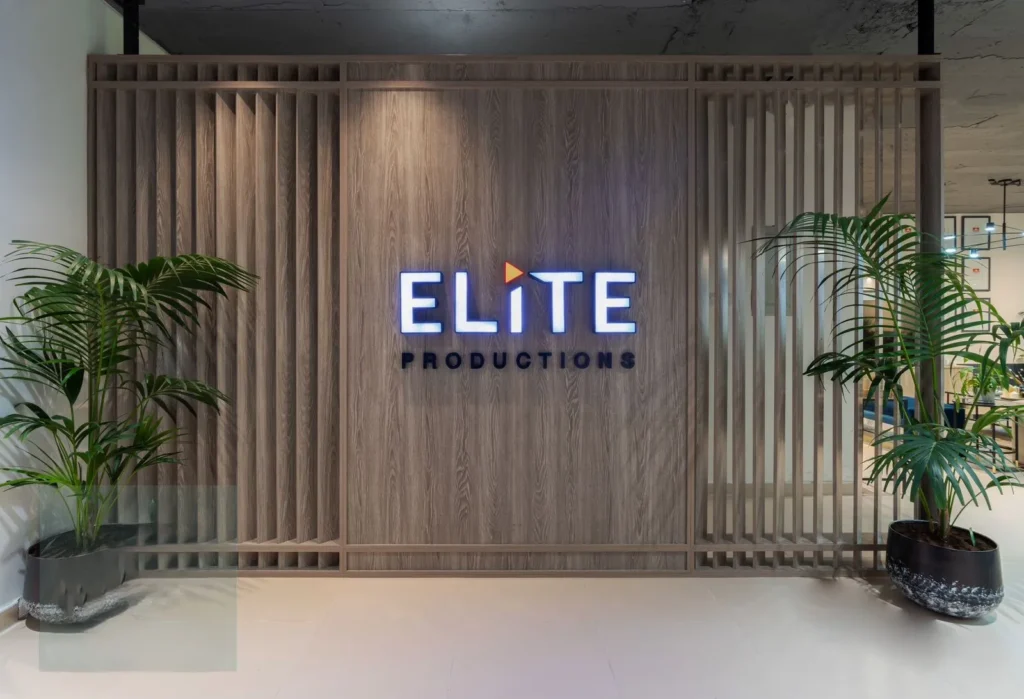 ديكورات خشبية